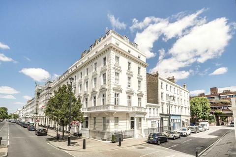 St Georges Square, London SW1V