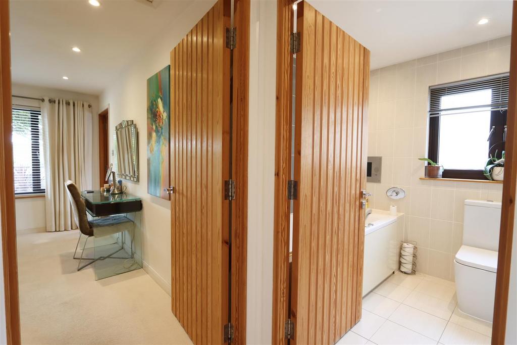 Mbedroom & Bathroom.jpg