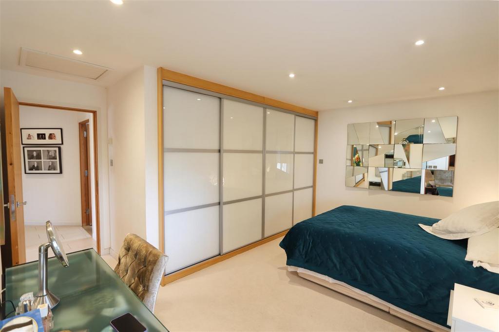 M bedroom edit 5.jpg