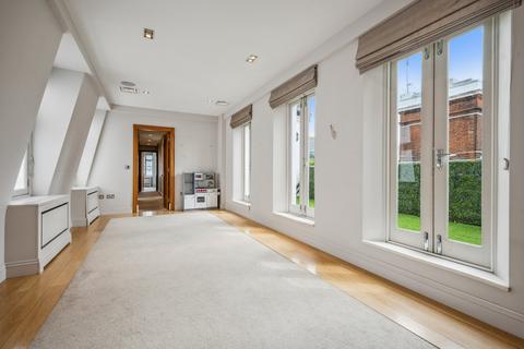 4 bedroom flat for sale, Alexandra Court, 171-175 Queen's Gate, London