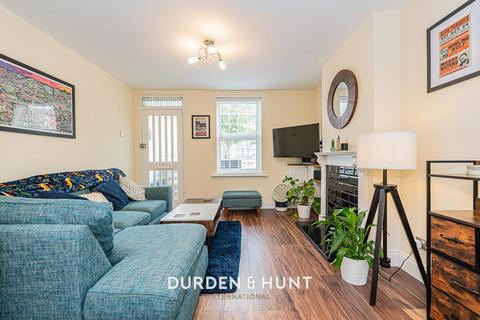2 bedroom end of terrace house for sale, Richmond Road, Romford, RM1