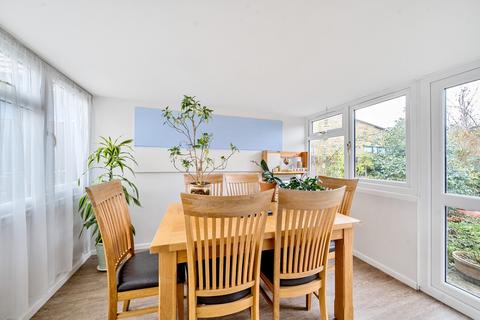 2 bedroom bungalow for sale, Orchard Road, Old Windsor, Windsor