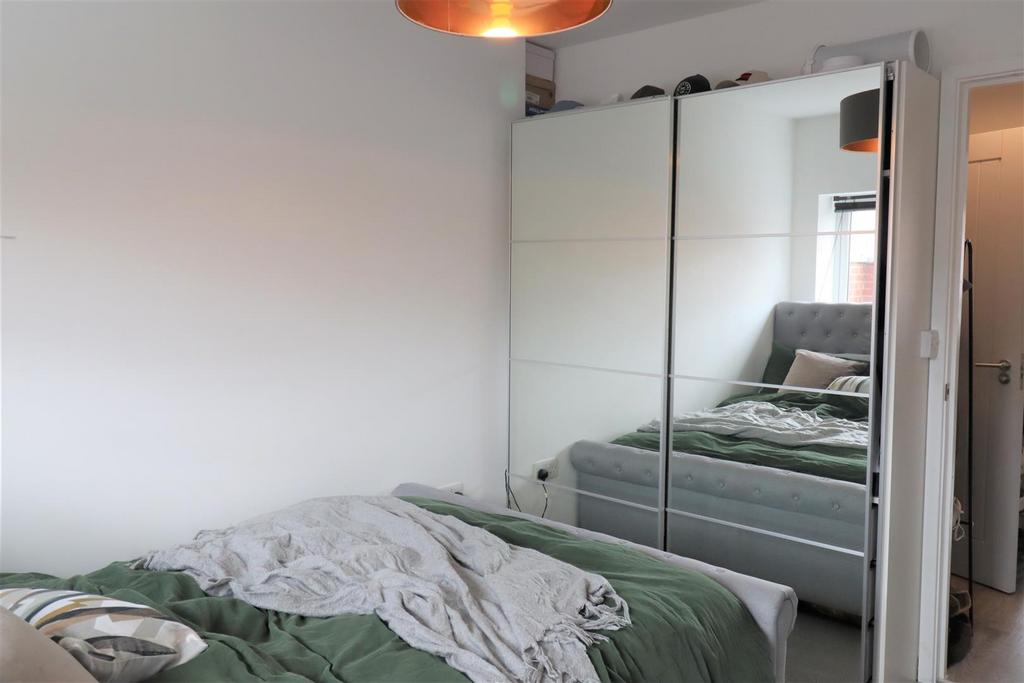 Bed2.jpg