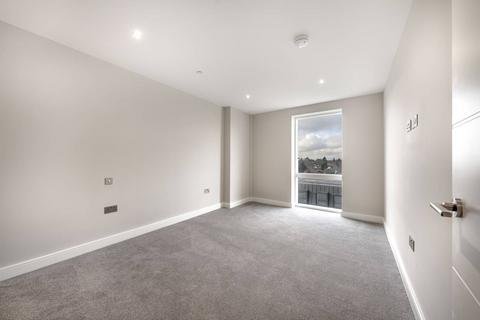 1 bedroom flat for sale, Junction Court, Watford WD17