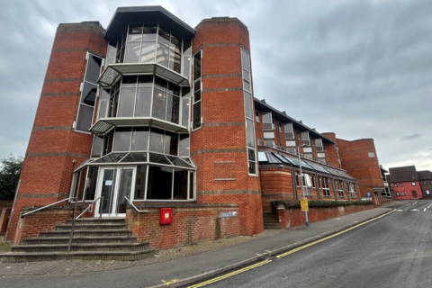 Studio to rent, Church Street, Berkshire RG1