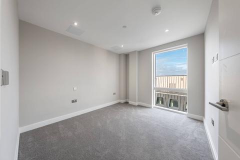 2 bedroom flat for sale, Junction Court, Watford WD17