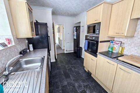 38 Bodiam Drive, Toothill, Swindon, SN5 8BE