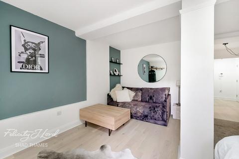 1 bedroom apartment for sale, St Saviours Wharf, Shad Thames, SE1