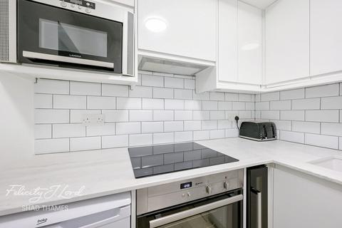 1 bedroom apartment for sale, St Saviours Wharf, Shad Thames, SE1