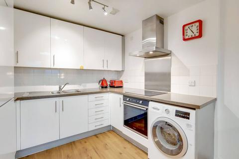 2 bedroom flat for sale, St George Wharf, Vauxhall, London, SW8