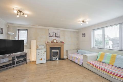 140 Glasgow Road, Edinburgh, EH12 8LR