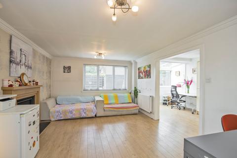 140 Glasgow Road, Edinburgh, EH12 8LR