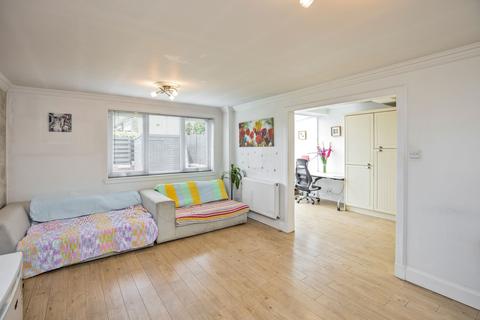 140 Glasgow Road, Edinburgh, EH12 8LR