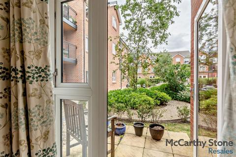 2 bedroom apartment for sale, Oakhill Place, High View, Bedford, Bedfordshire, MK41 8FB