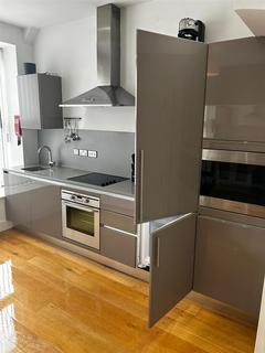 3 bedroom apartment to rent, Lime square, Newcastle Upon Tyne