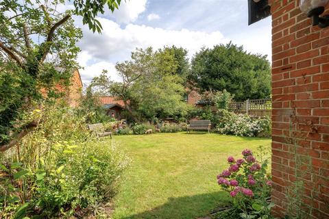 4 bedroom semi-detached house for sale, London Road, Beccles NR34
