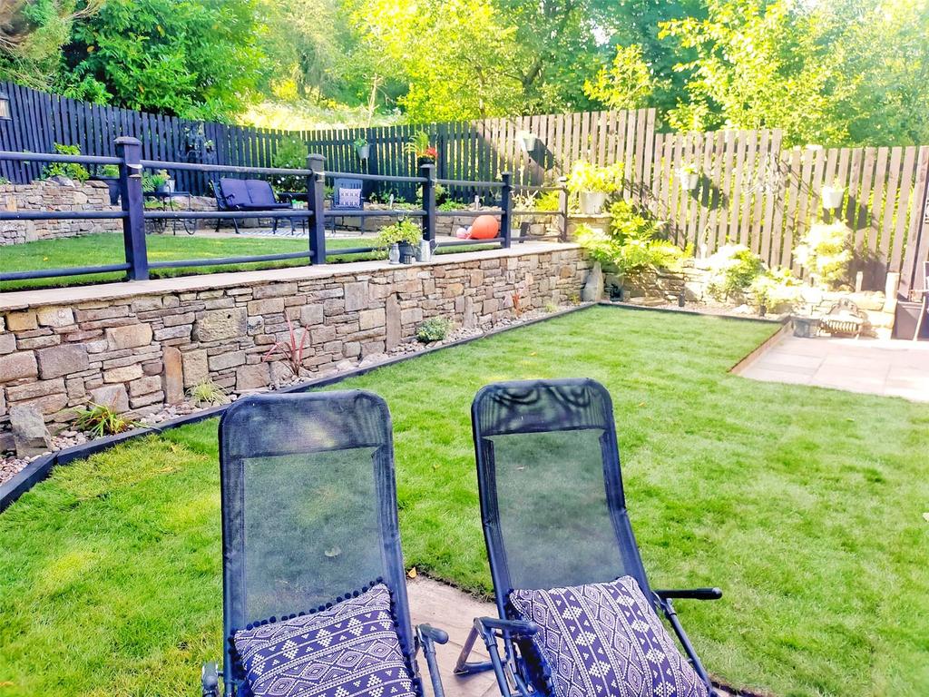 Twin Tiered Lawns