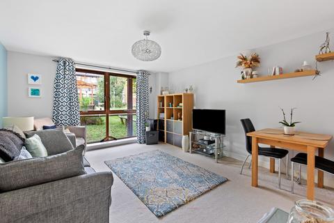 undefined, Commonwealth Drive, Crawley RH10