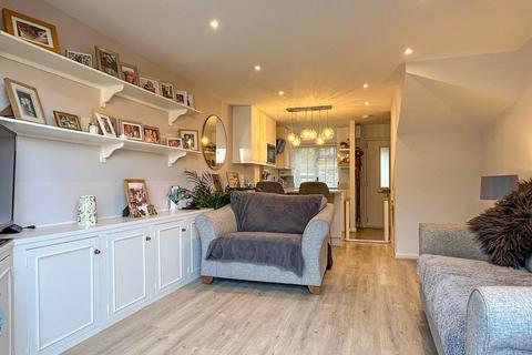 undefined, at Fleetham Gardens, Wokingham, Lower Earley RG6