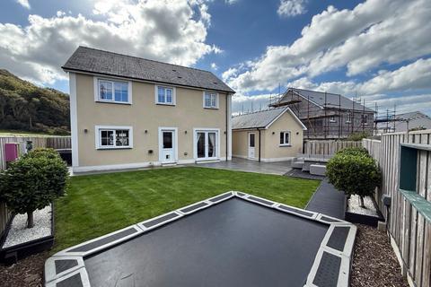 3 bedroom detached house for sale, Clos Carrog, Llanrhystud, SY23