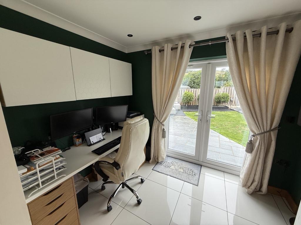 Home Office/Extended Lounge Area
