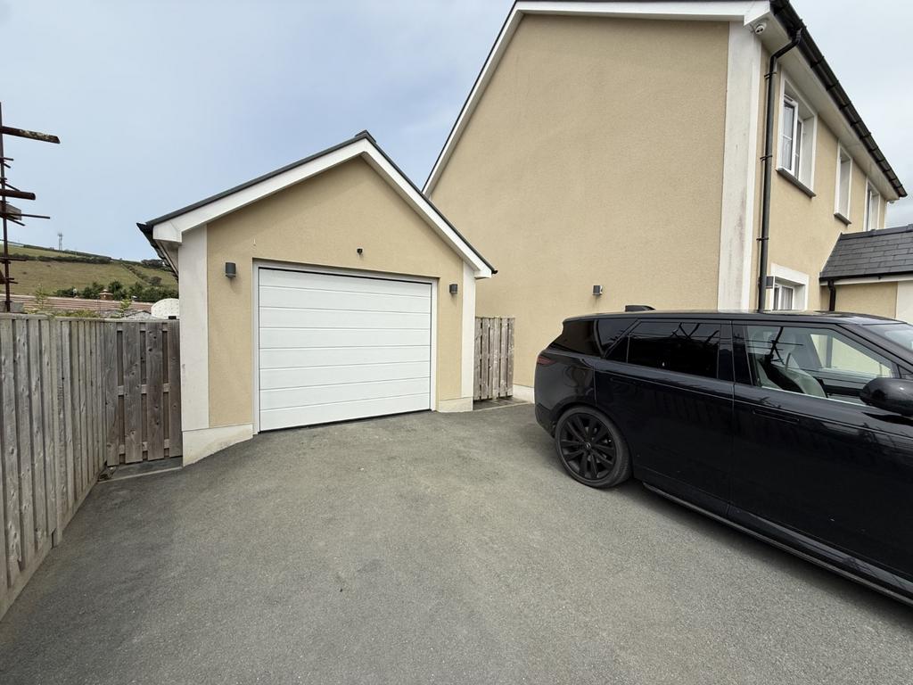 Single Garage