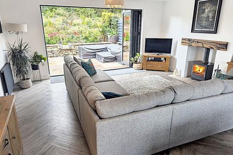 3 bedroom end of terrace house for sale, Upper Sunny Bank Mews, Meltham, HD9