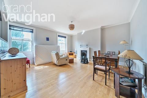 2 bedroom flat to rent, Montpelier Crescent, Brighton, East Sussex, BN1