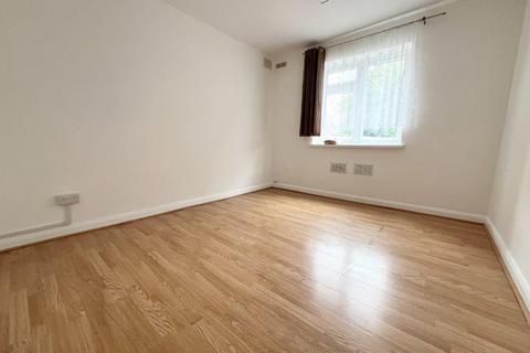 2 bedroom flat for sale, Lampton Road, Hounslow