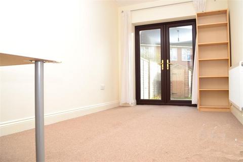 3 bedroom end of terrace house to rent, Homefield Gardens, Surrey CR4