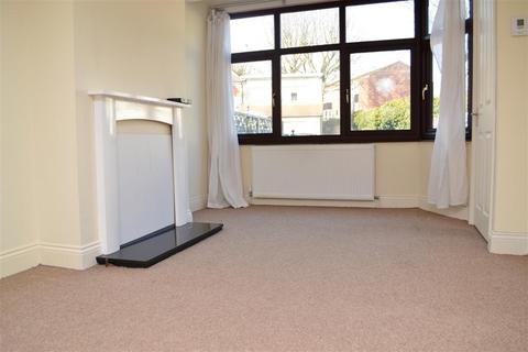 3 bedroom end of terrace house to rent, Homefield Gardens, Surrey CR4