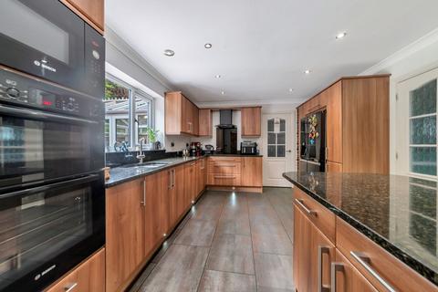 14 Hillside, Wombourne, Wolverhampton, WV5 8AL