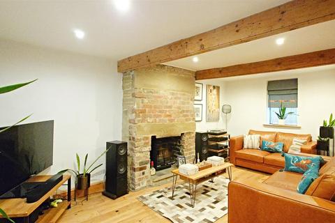 2 bedroom cottage for sale, Springfield Street, Bradford BD13