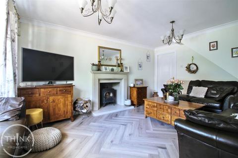 19 Broom Close, Taverham, Norwich, NR8 6FS