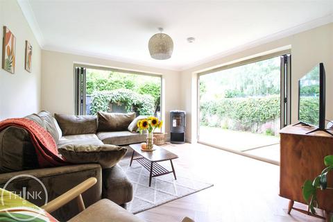 19 Broom Close, Taverham, Norwich, NR8 6FS