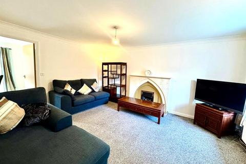 19 Oakley Drive, Oldham, OL1 4TR
