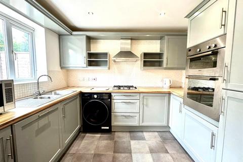 19 Oakley Drive, Oldham, OL1 4TR