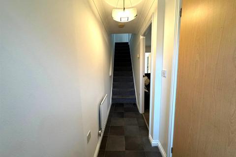 19 Oakley Drive, Oldham, OL1 4TR