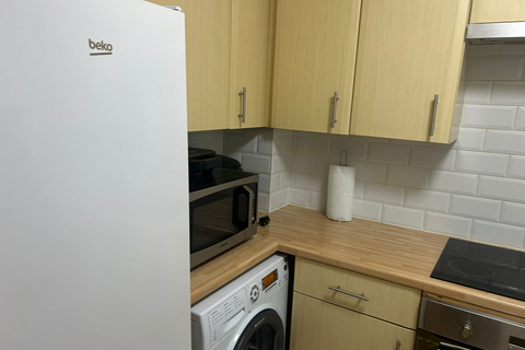 1 bedroom in a flat share to rent, Emerton Gardens, Stony Stratford MK11