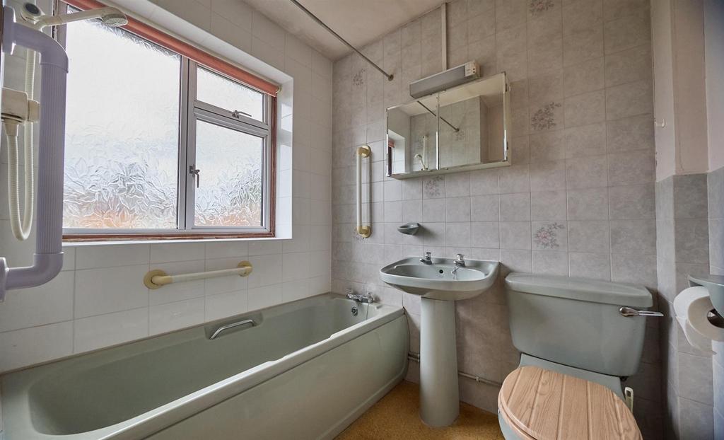 Bathroom to Rear