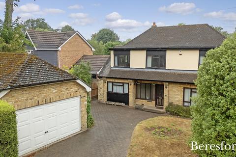 Roundwood Avenue, Hutton, CM13