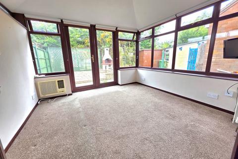 3 bedroom semi-detached house for sale, Wye Close, Bedworth CV12