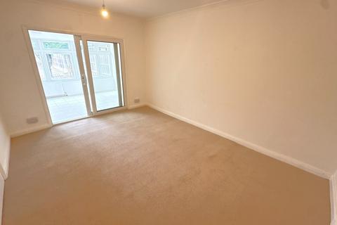 11a Doris Road, Ashford, TW15 1LS