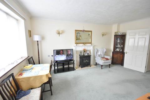 1 bedroom flat for sale, The Ridgeway, Codicote