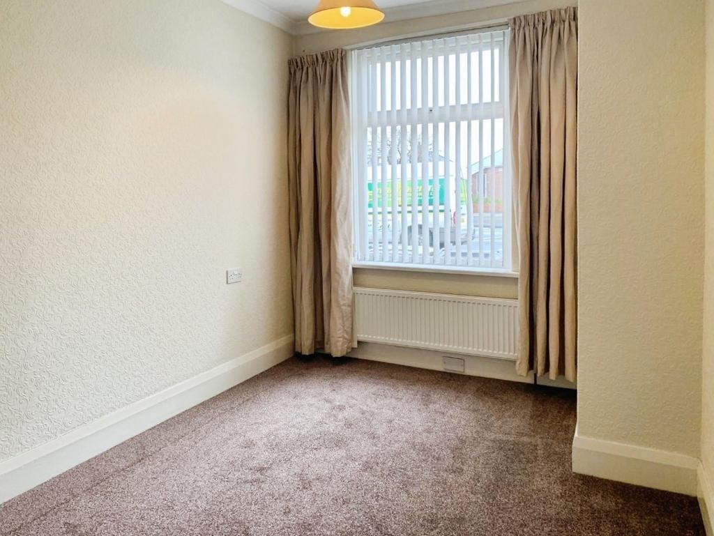 Pbox-bedroom-316395.JPG