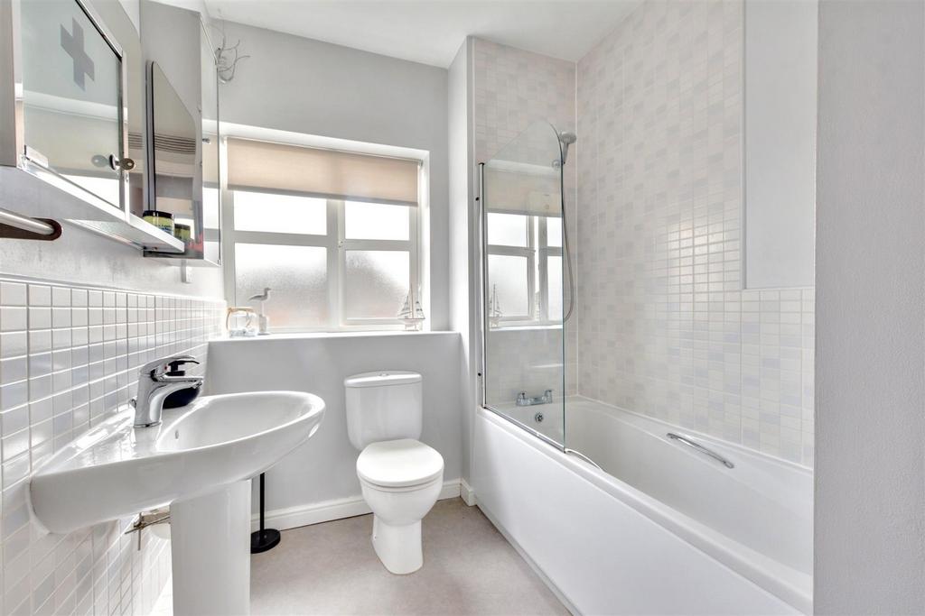 Bathroom 1.jpeg