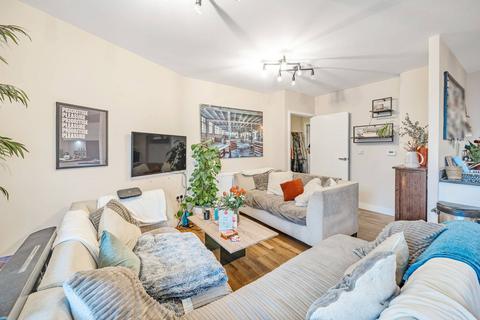 3 bedroom flat for sale, Selsea Place, Dalston, London, N16