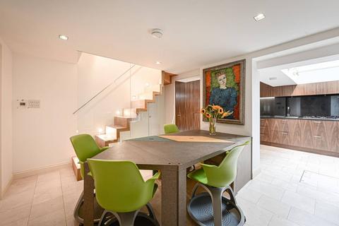 undefined, Pelham Street, South Kensington, London, SW7