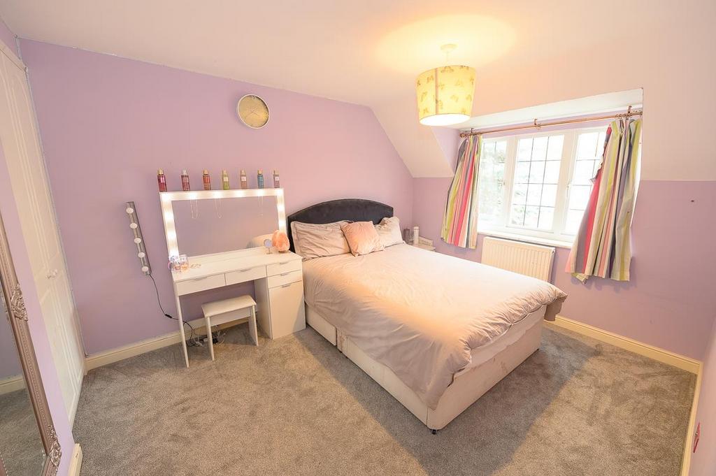 Bedroom 4.jpg
