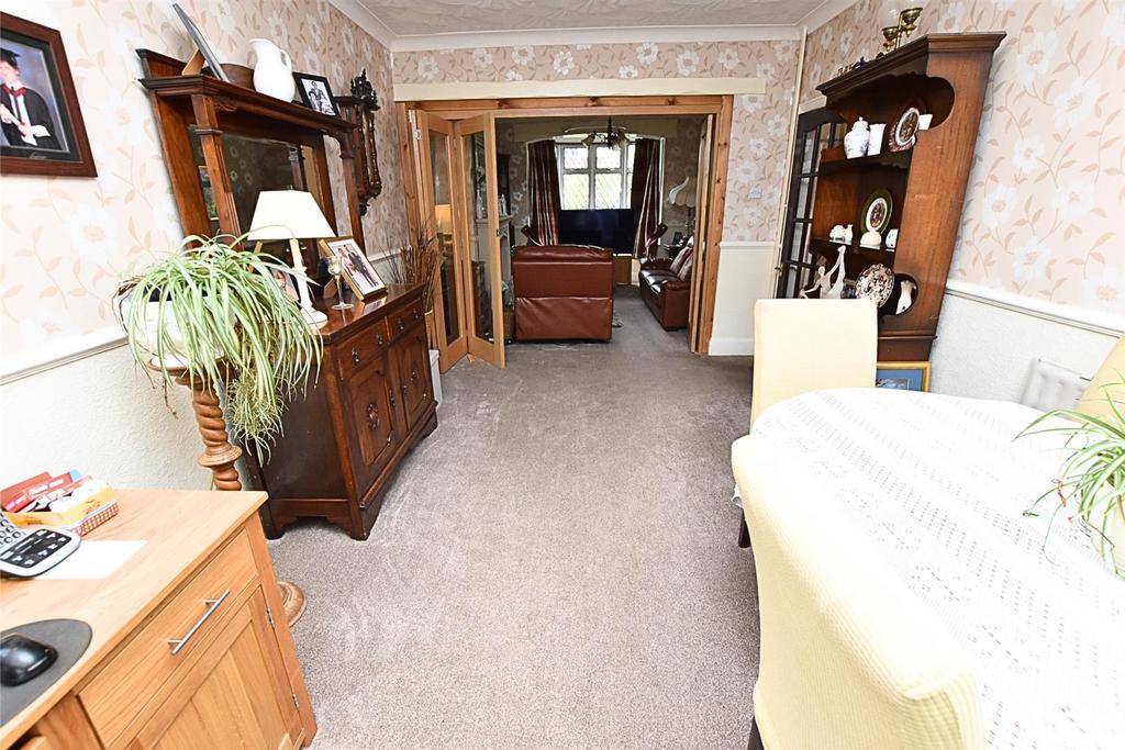 Dining/lounge